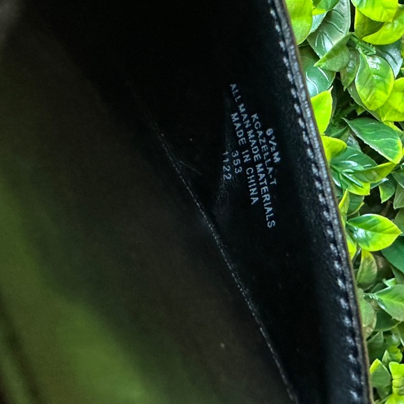 Calvin Klein Flats NWOT - Picture 5 of 8